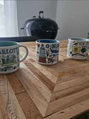 Starbucks : BEEN THERE Mugs